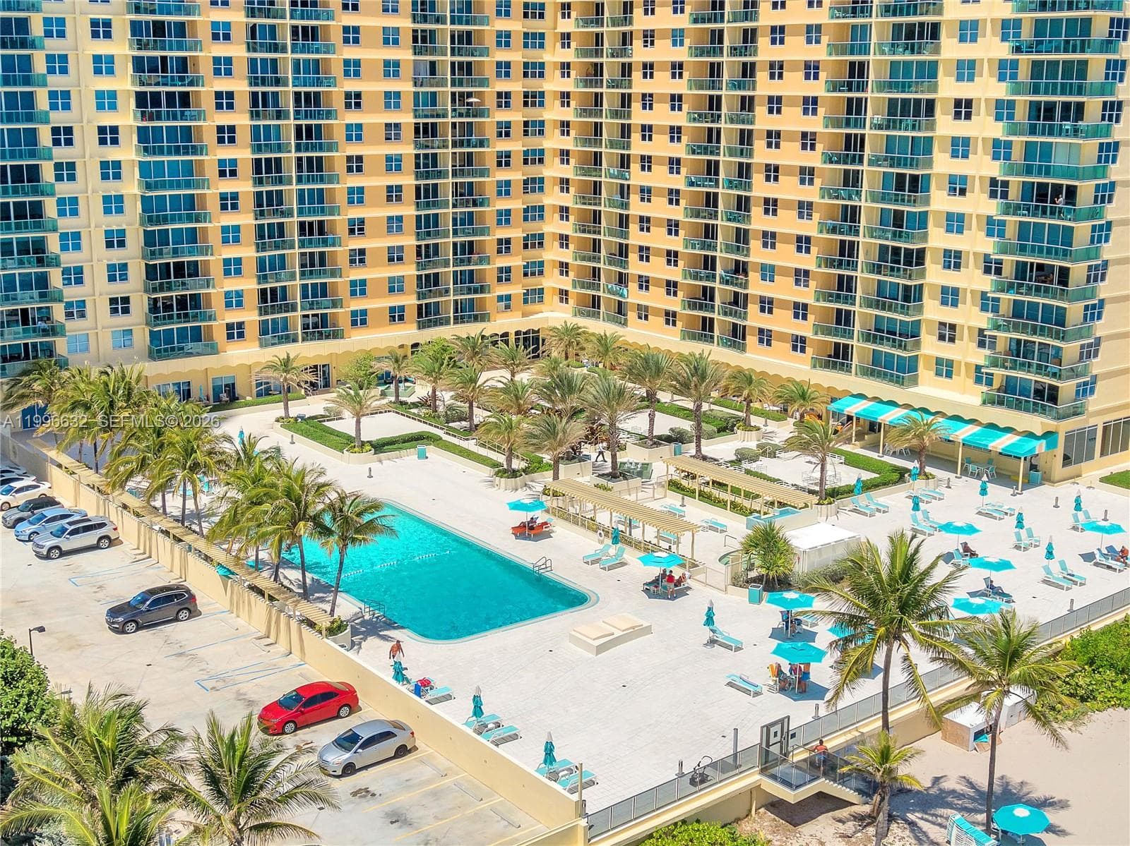 2501 Ocean Dr 1521 photo 3