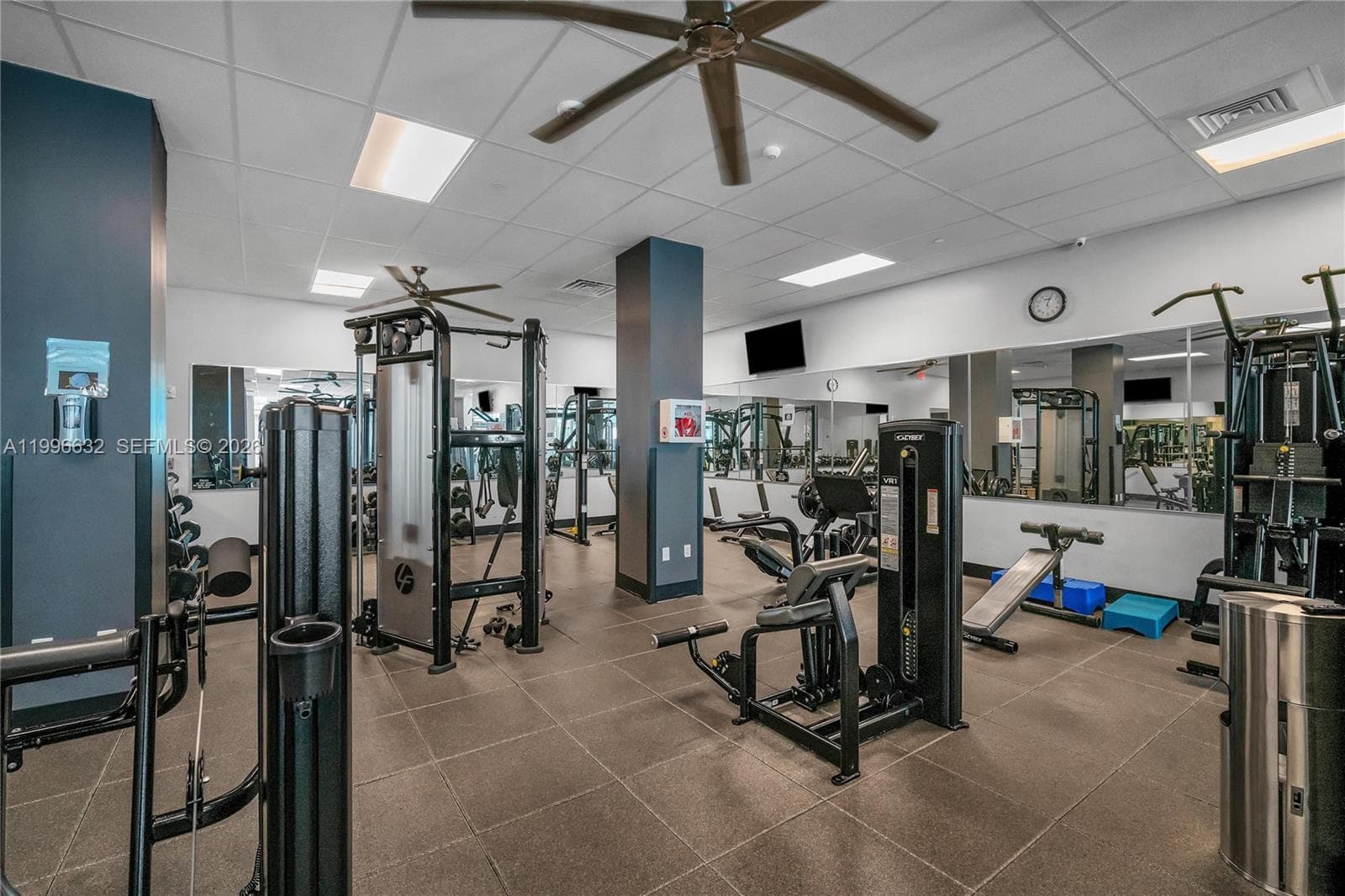 2501 Ocean Dr 1521 photo 11