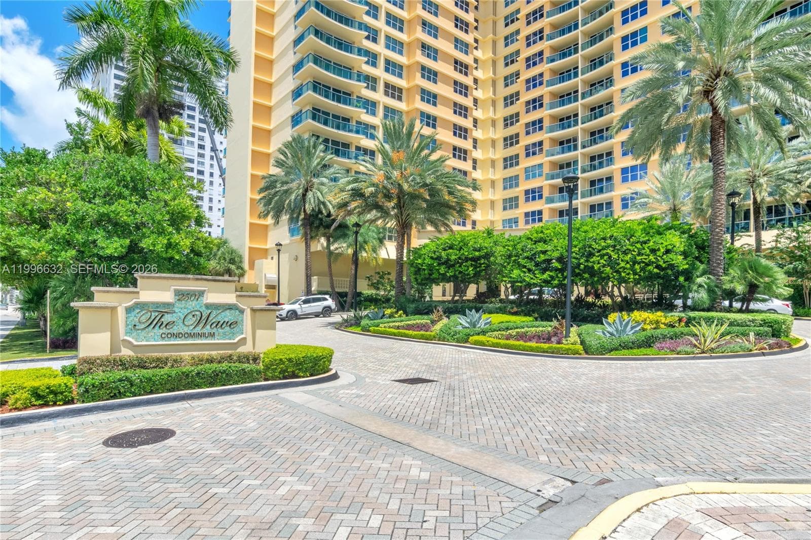 2501 Ocean Dr 1521 photo 8