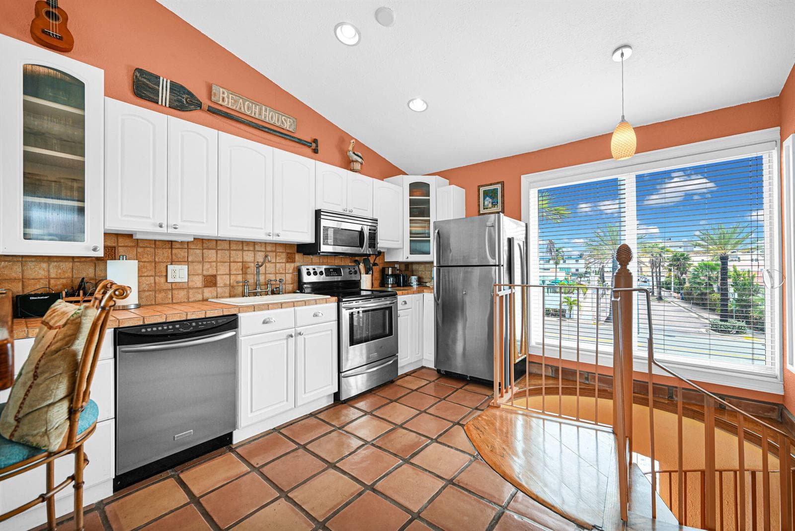 1800 N Ocean Drive 204 photo 7