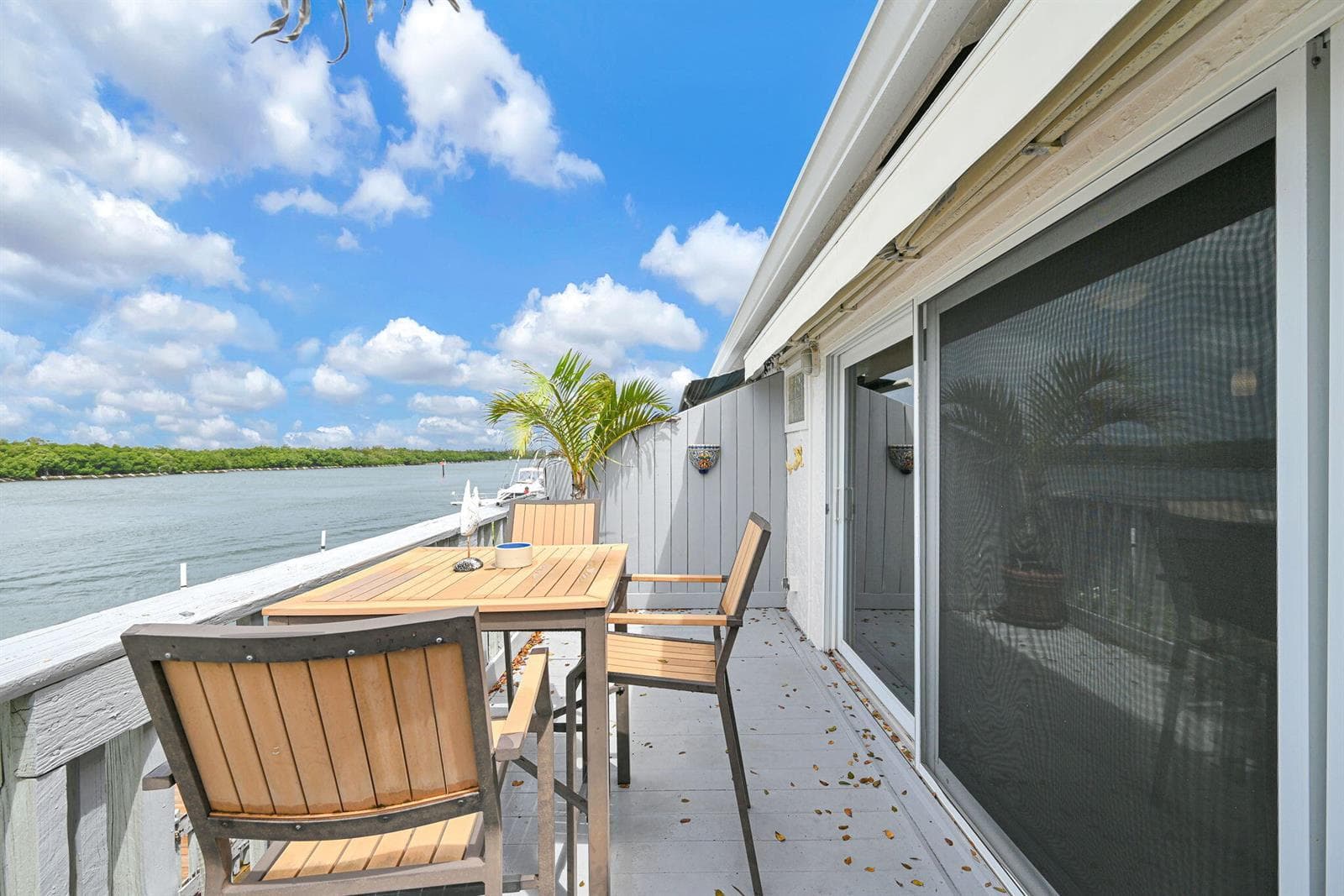 1800 N Ocean Drive 204 photo 3