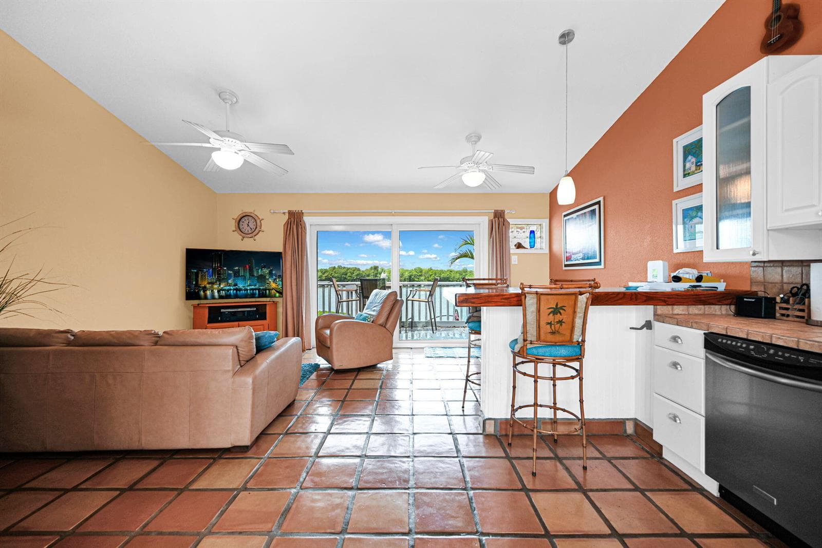 1800 N Ocean Drive 204 photo 5