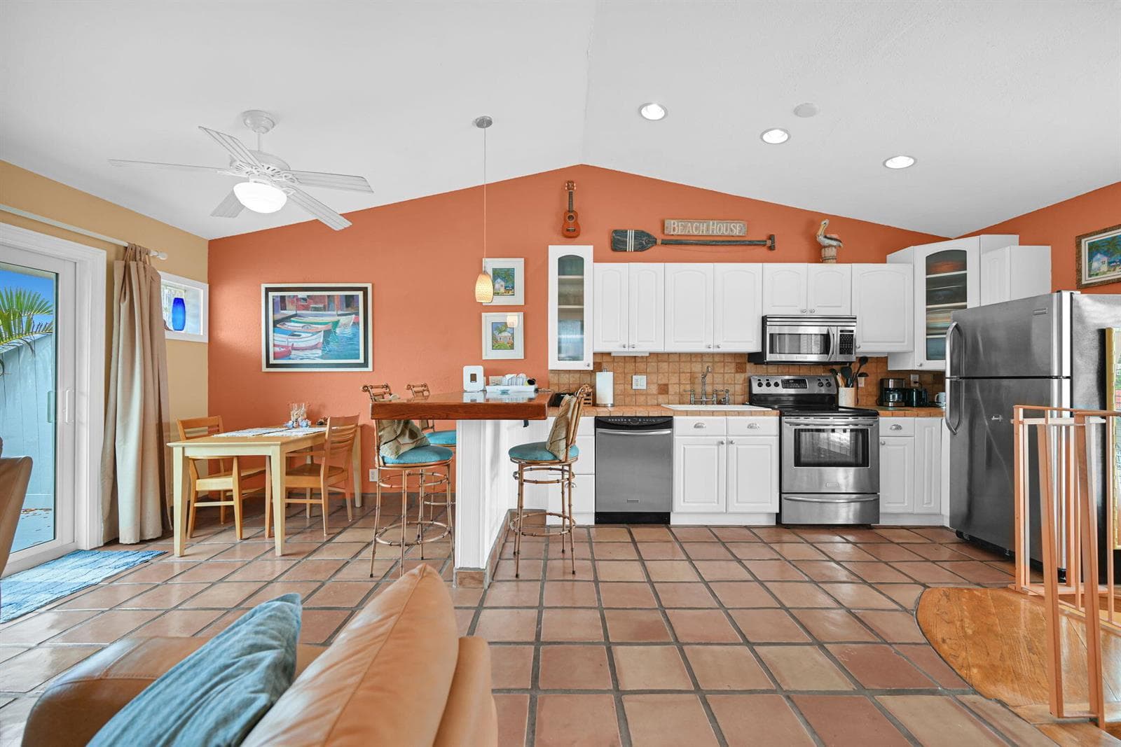 1800 N Ocean Drive 204 photo 10
