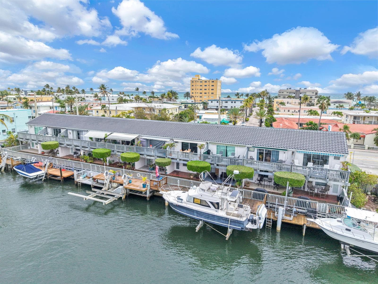 1800 N Ocean Drive 204 photo 4