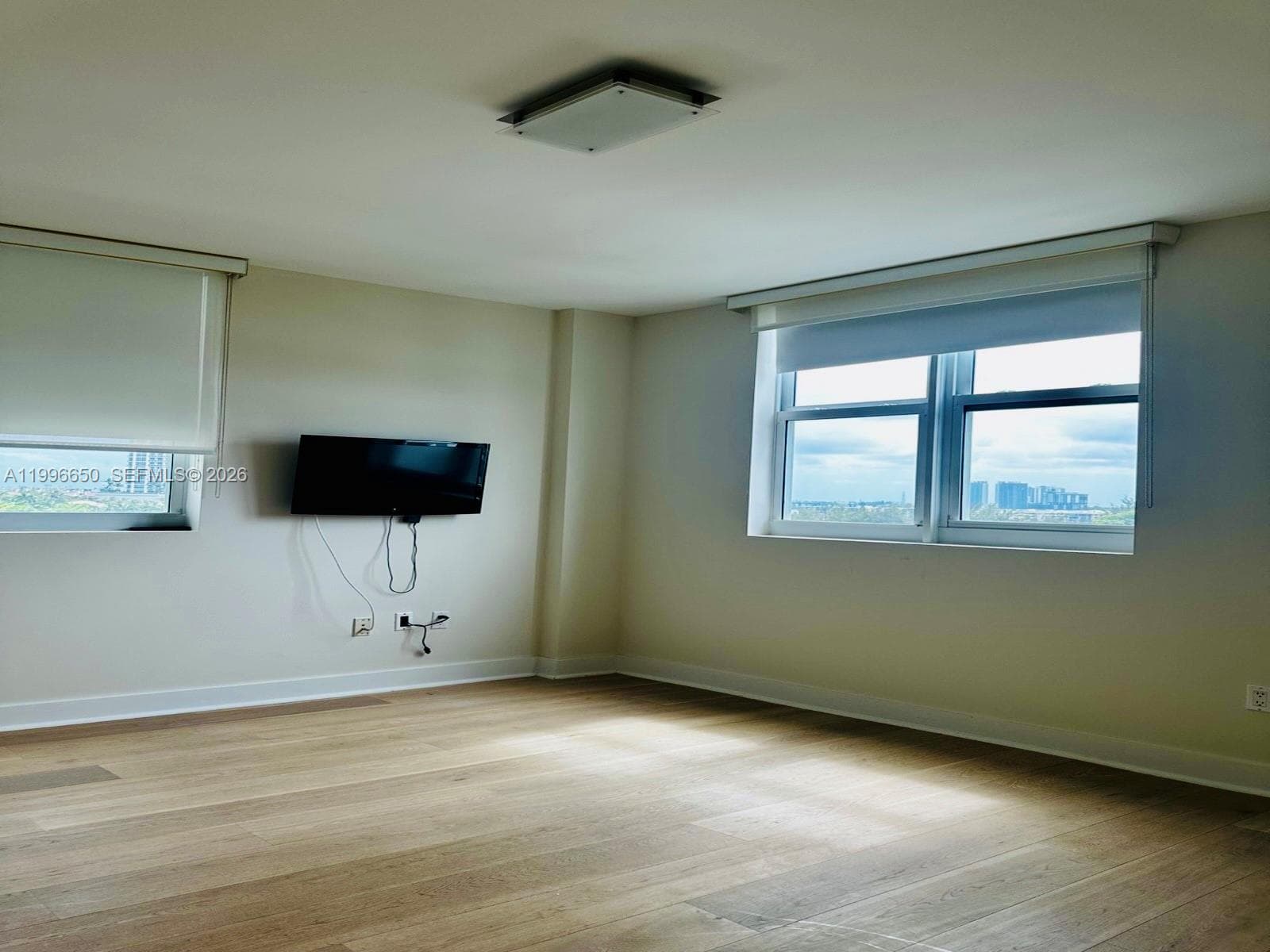 3301 183rd St 809 photo 23