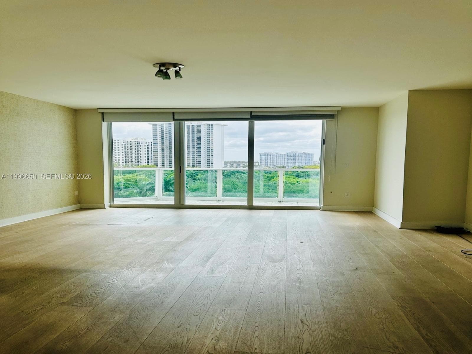 3301 183rd St 809 photo 16