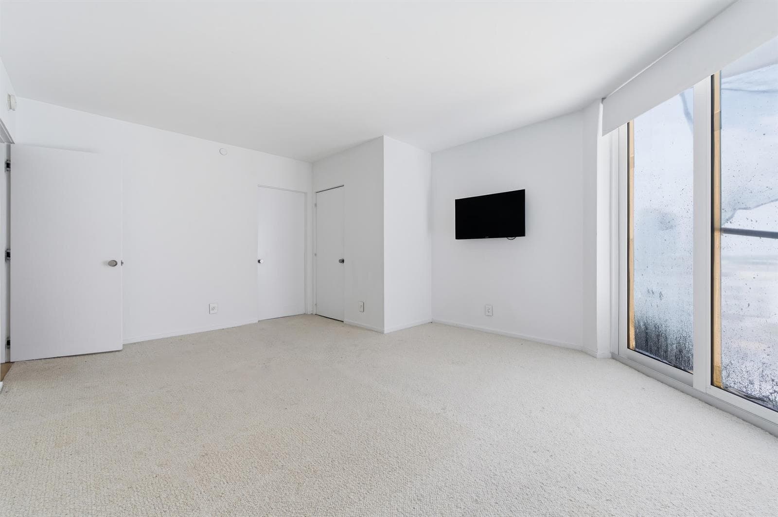 529 S Flagler Drive 10h photo 19