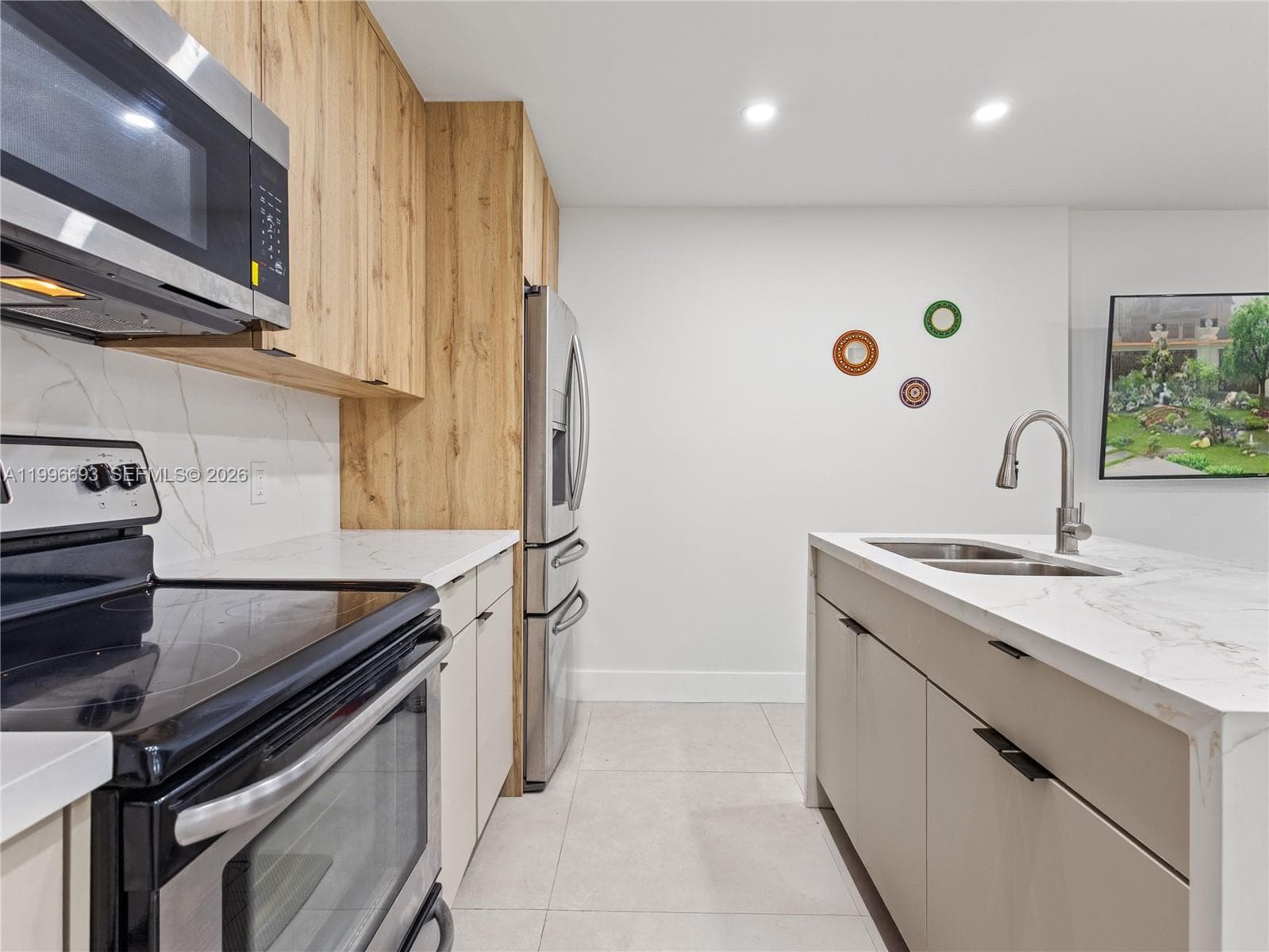10017 SW 23rd Ter photo 3