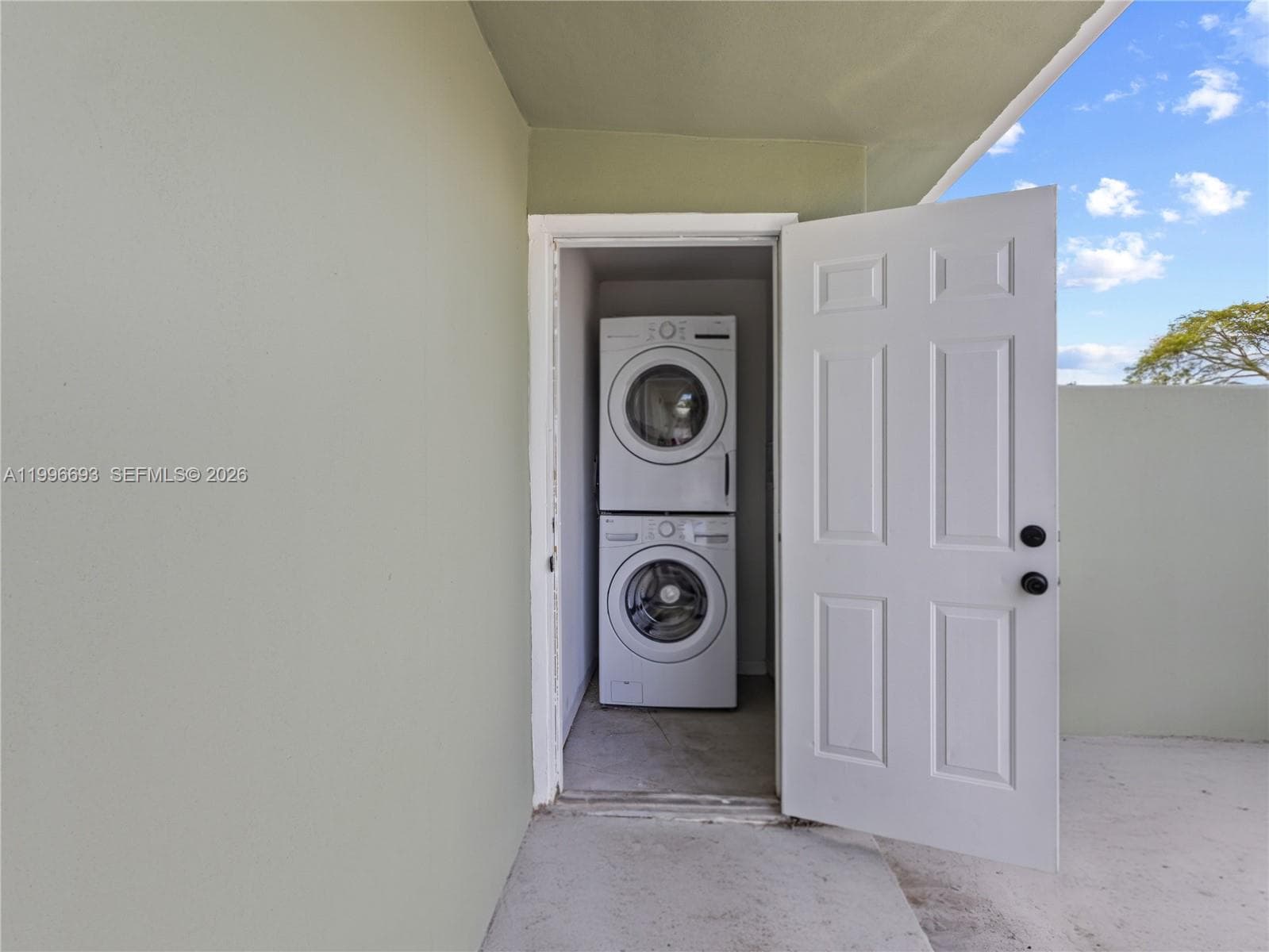 10017 SW 23rd Ter photo 8