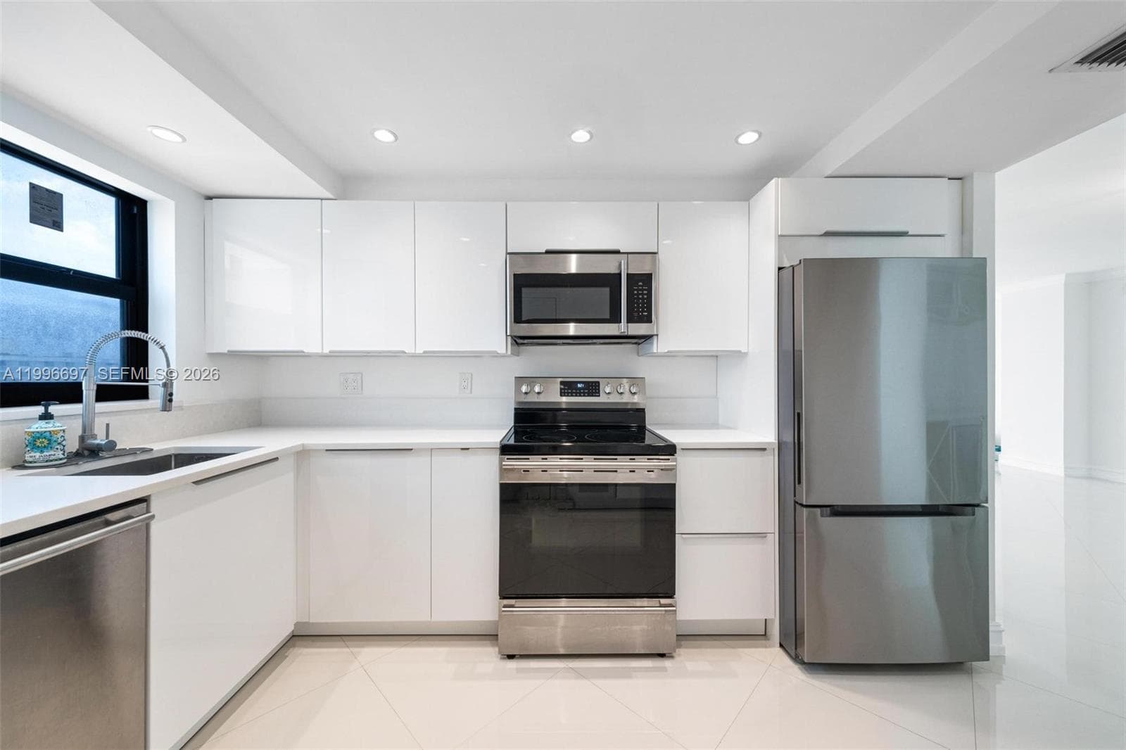1500 S Ocean Dr G10 photo 13