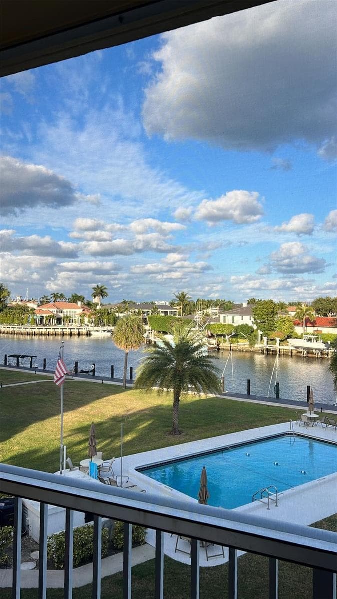 230 Federal Hwy 305 photo 2