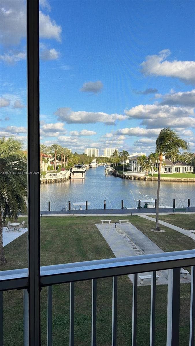 230 Federal Hwy 305 photo 3