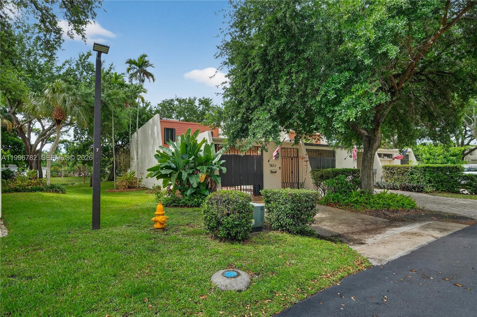 7833 102nd Pl photo 2