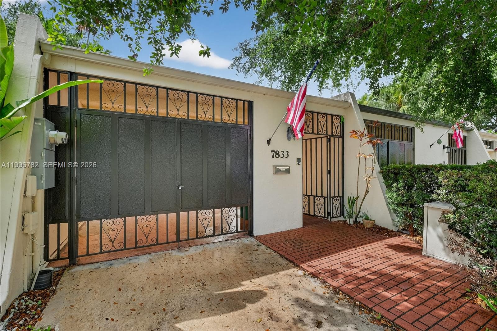 7833 102nd Pl photo 1