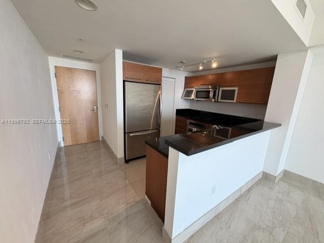 253 2nd St 2309 photo 13