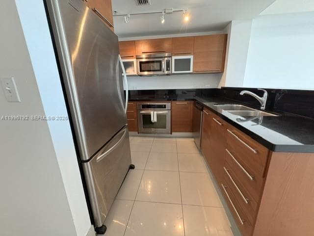 253 2nd St 2309 photo 9