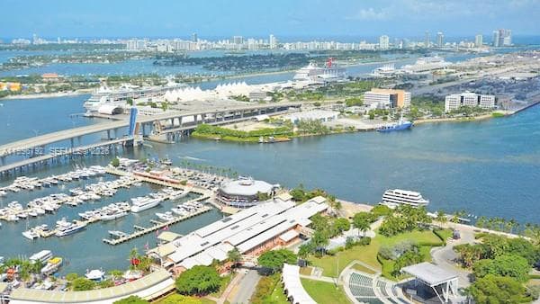 253 2nd St 2309 photo 4