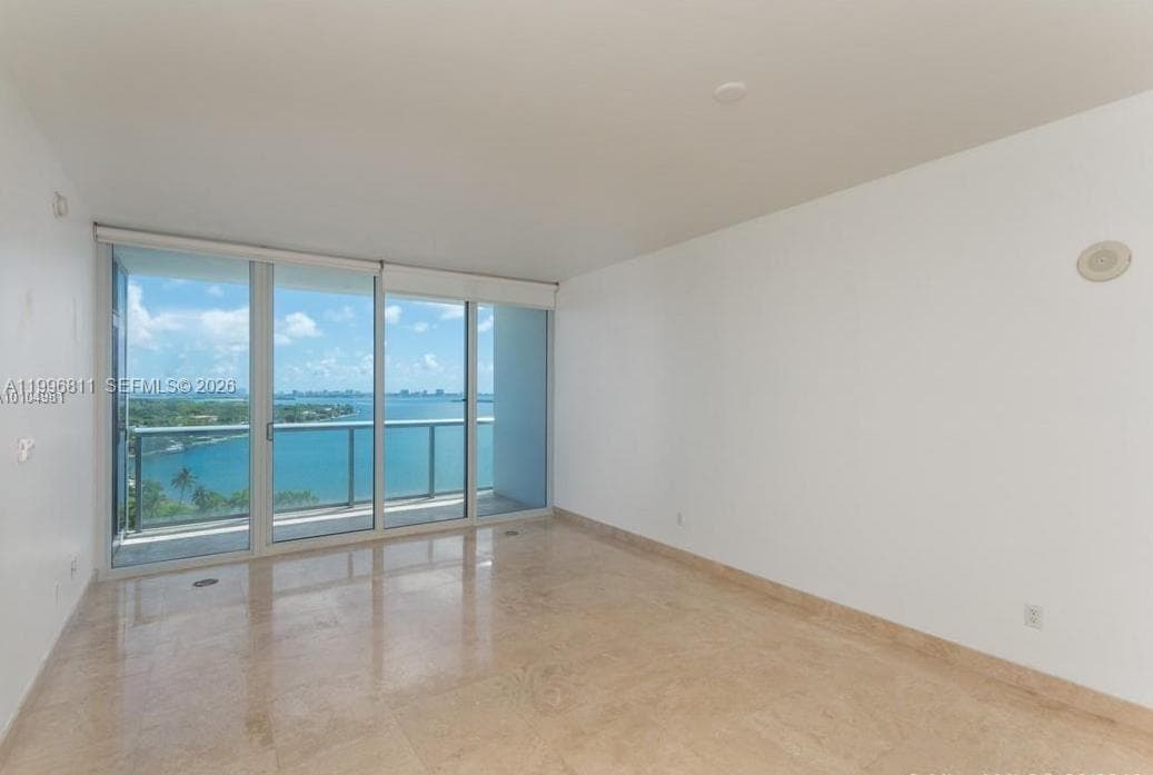 601 36th St 1208 photo 6