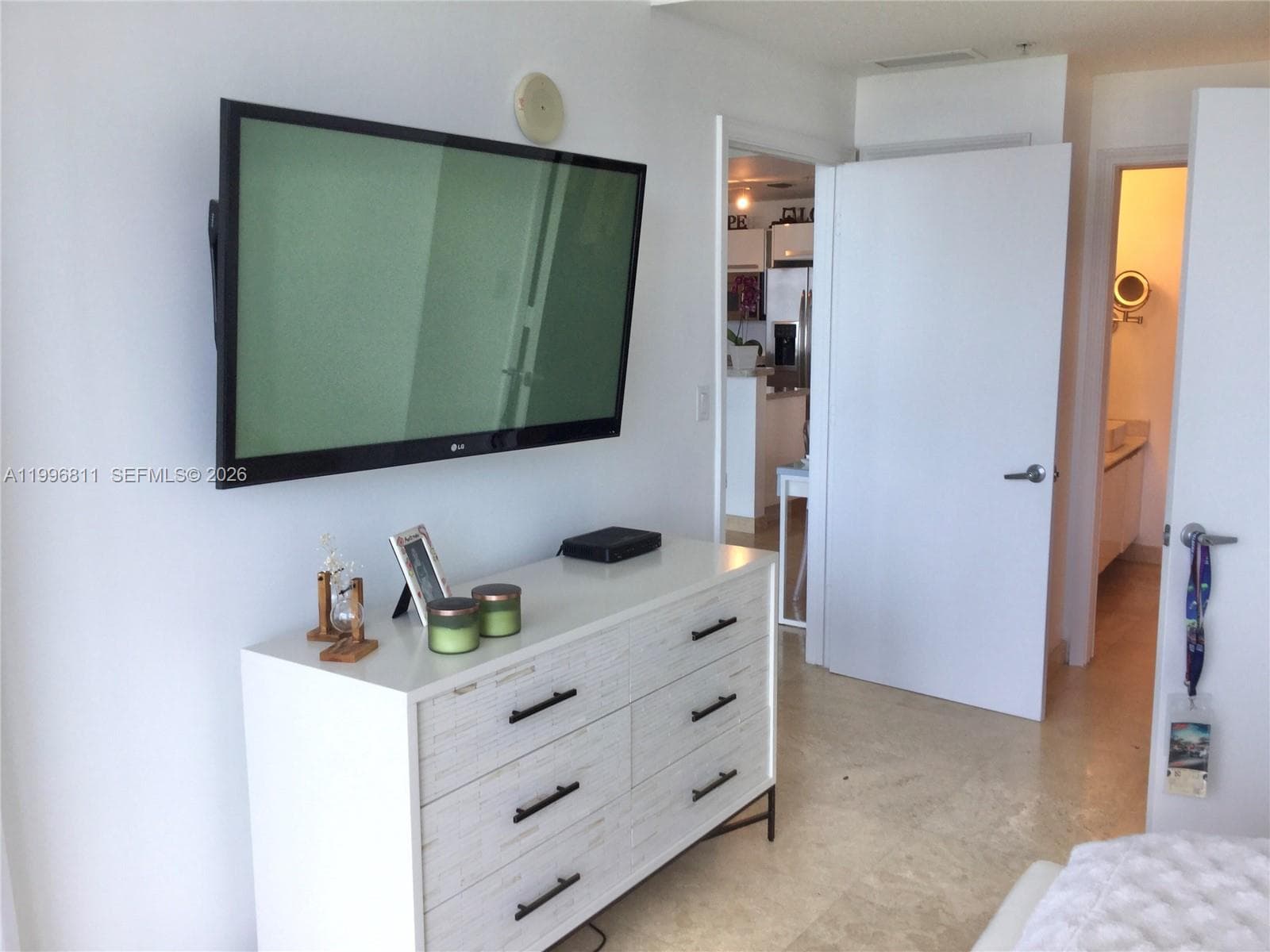 601 36th St 1208 photo 17