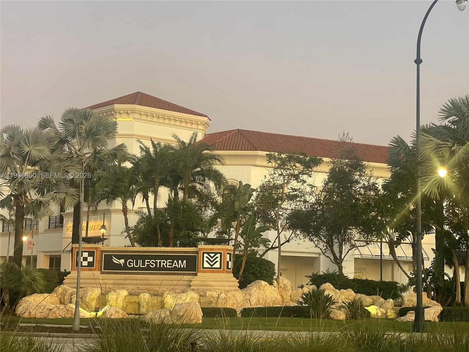 1817 Ocean Dr 221 photo 2