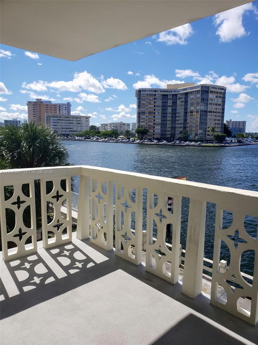 1817 S Ocean Dr 221 photo 6