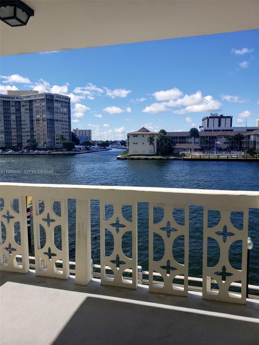 1817 S Ocean Dr 221 photo 8