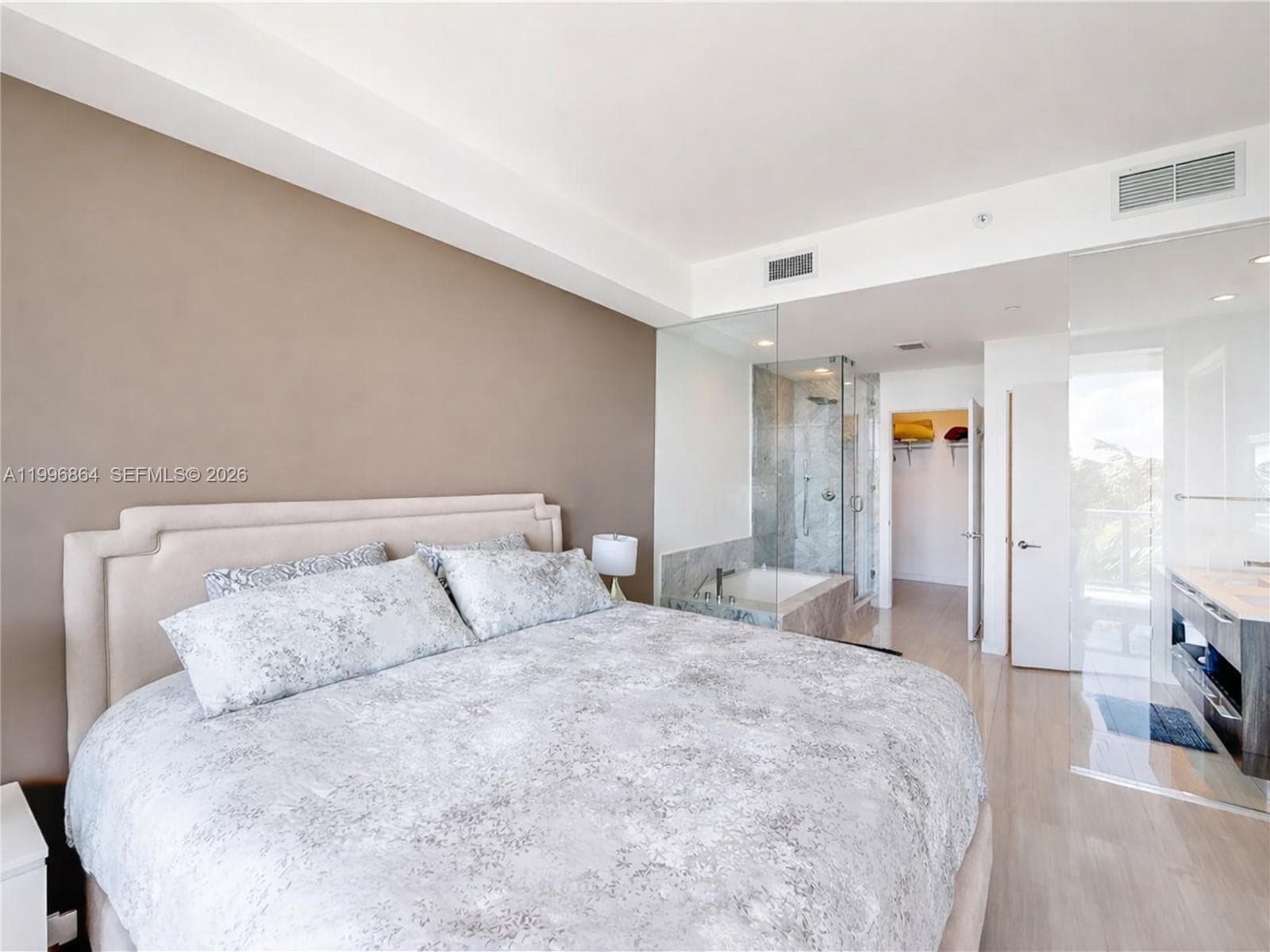 480 31st St 702 photo 6