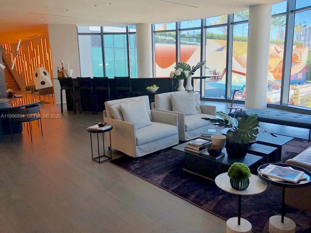 480 31st St 702 photo 18