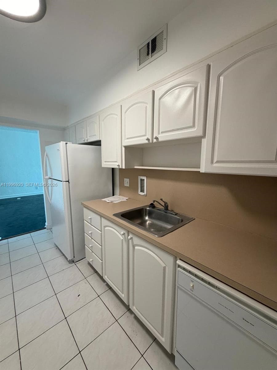 4001 S Ocean Dr 4H photo 6