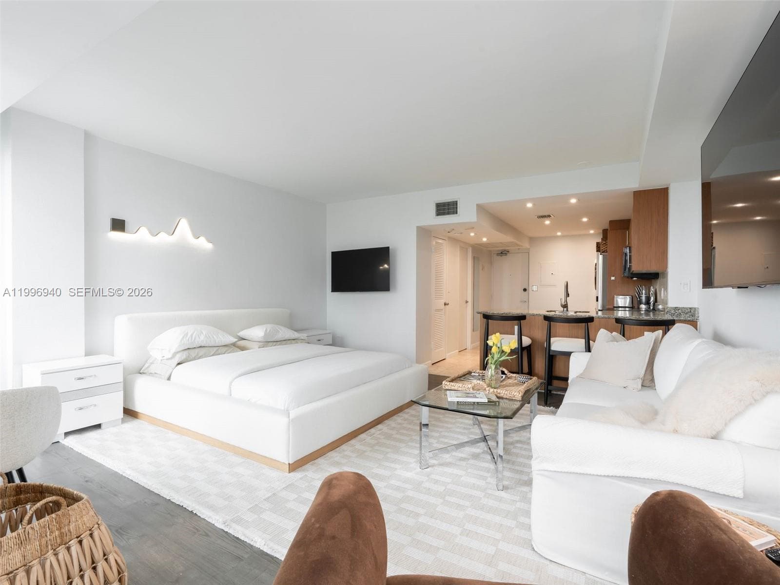 10275 Collins Ave 402 photo 4