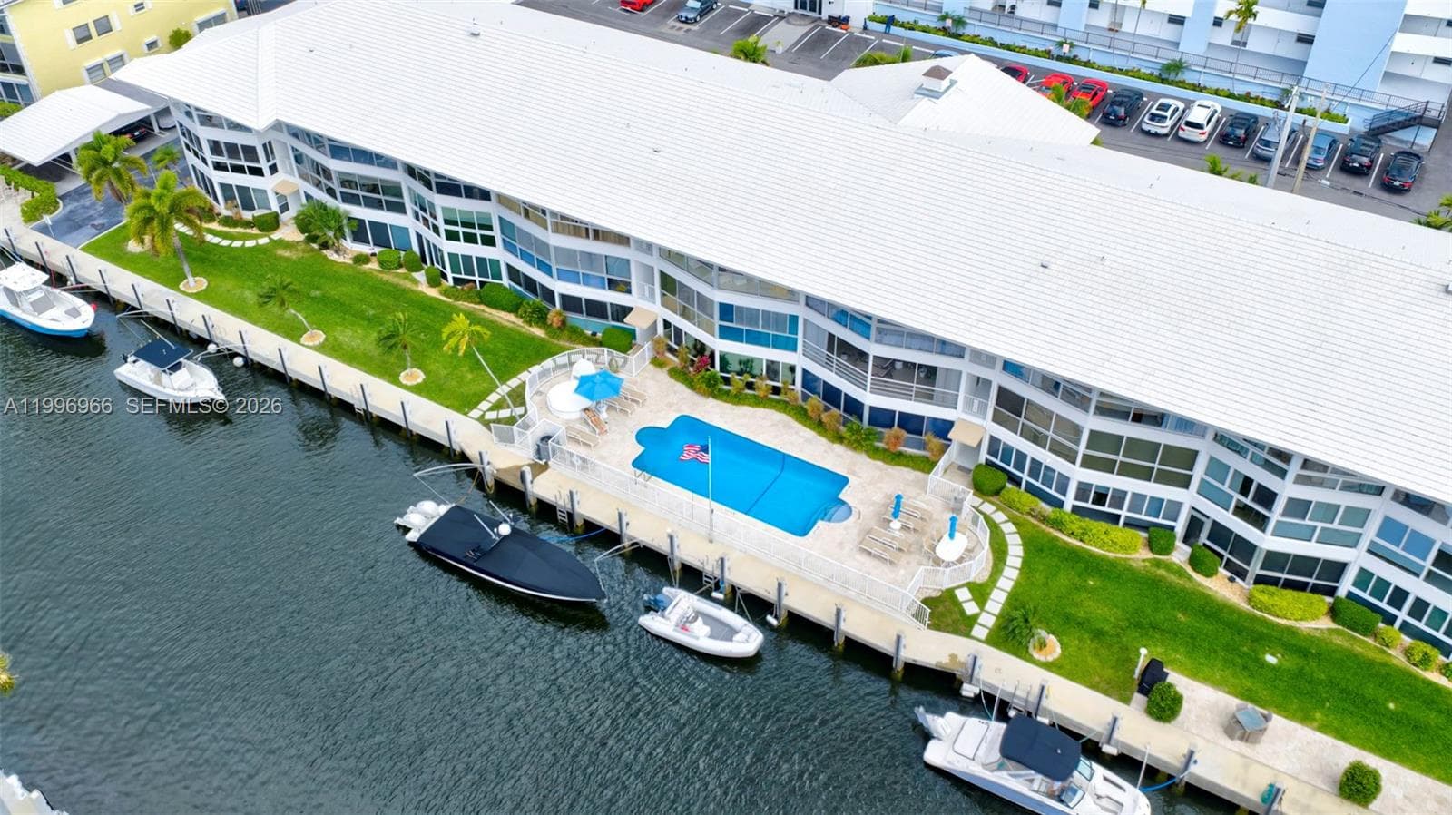 3050 48th St 210 photo 3