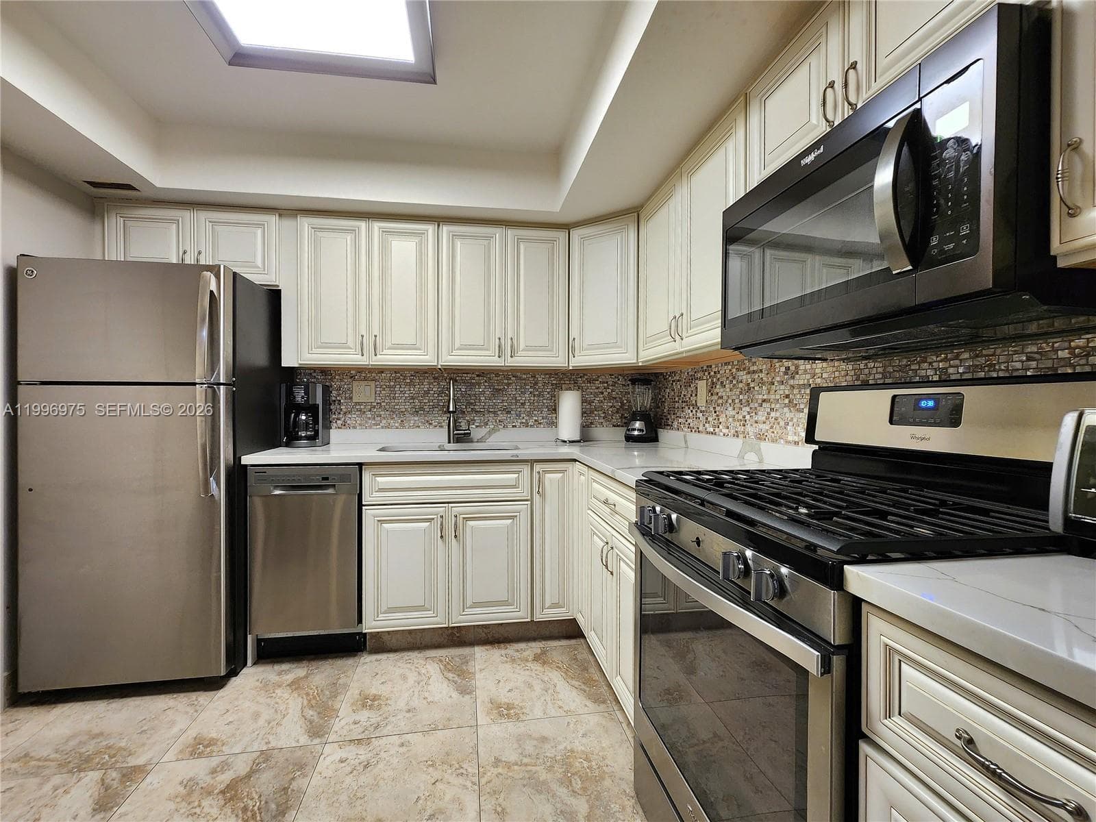 2030 Ocean Dr 515 photo 6