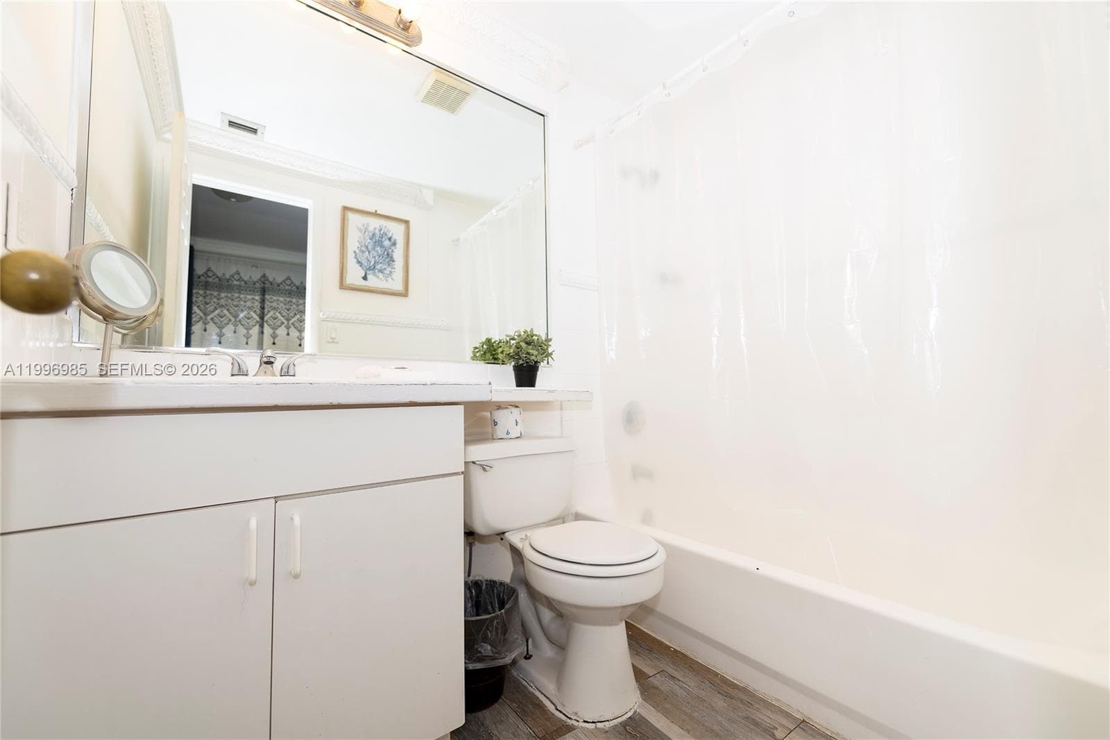 918 Ocean Dr 202 photo 15