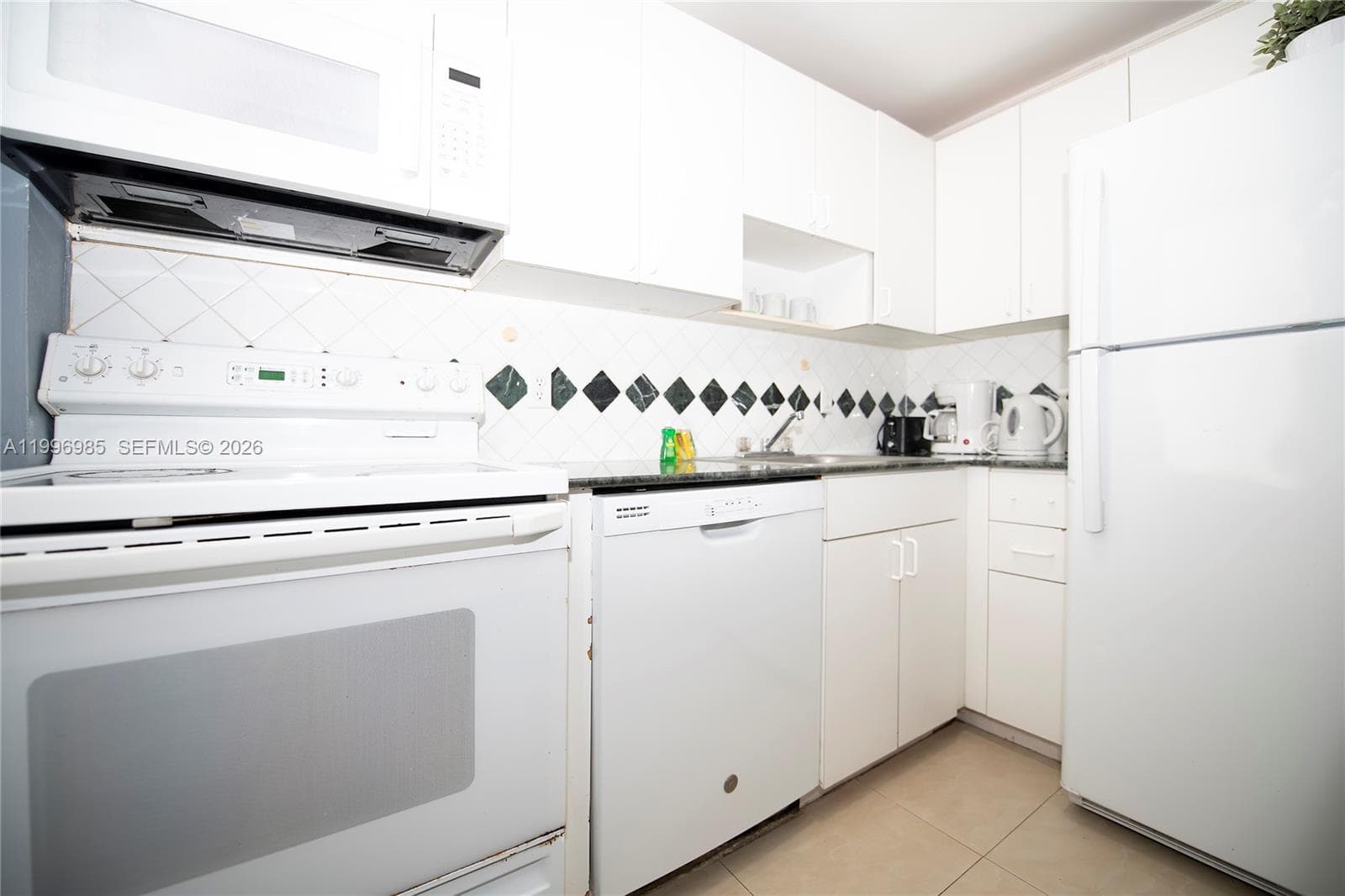 918 Ocean Dr 202 photo 8