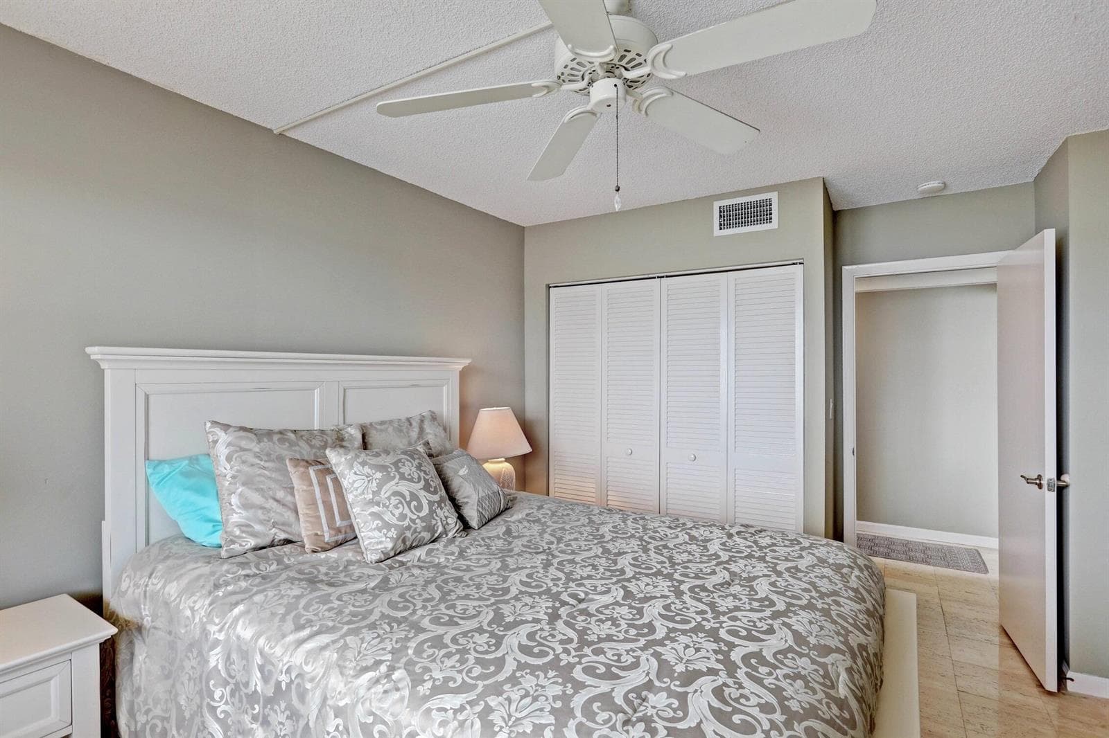 1820 New Palm Way 201 photo 17