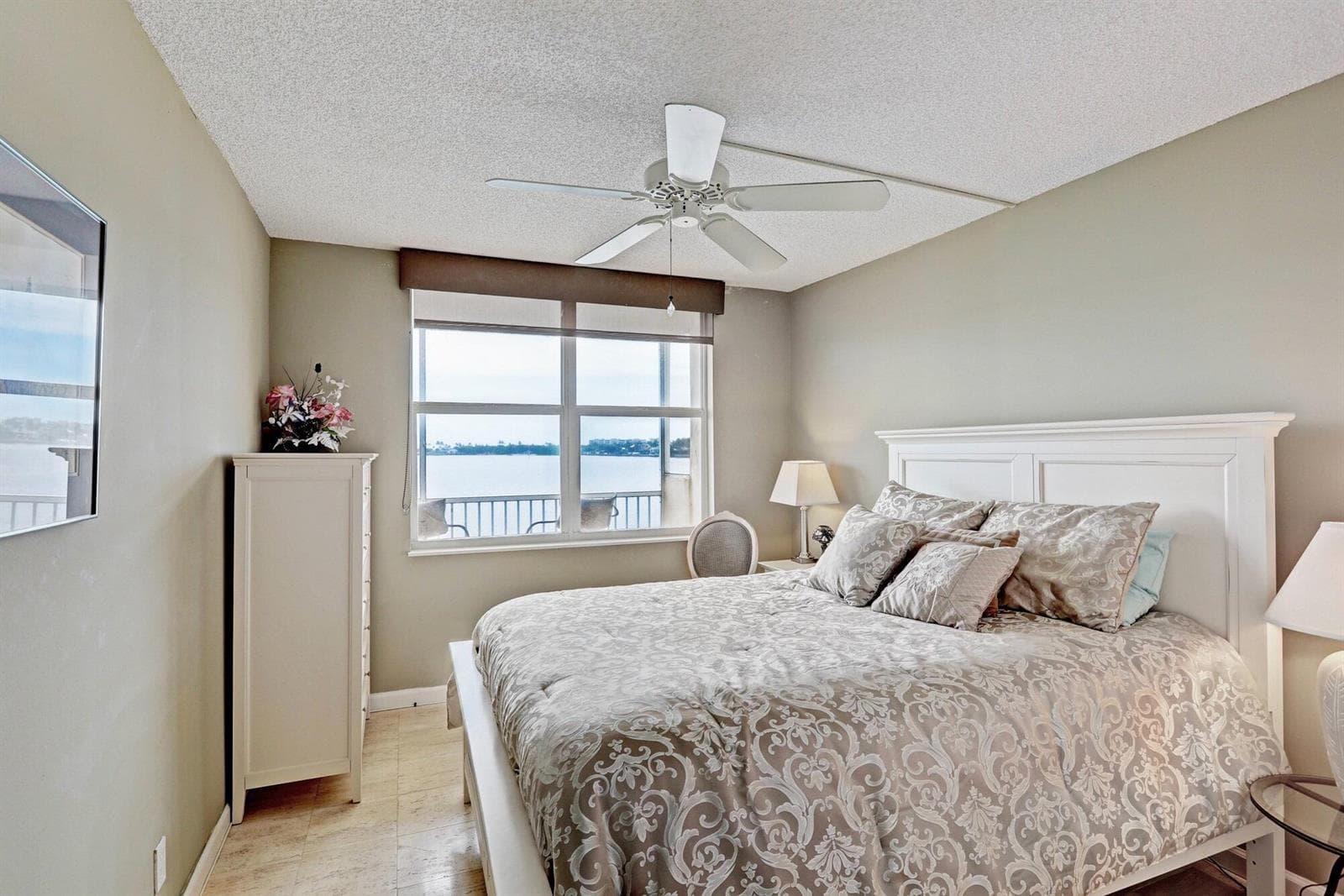 1820 New Palm Way 201 photo 16