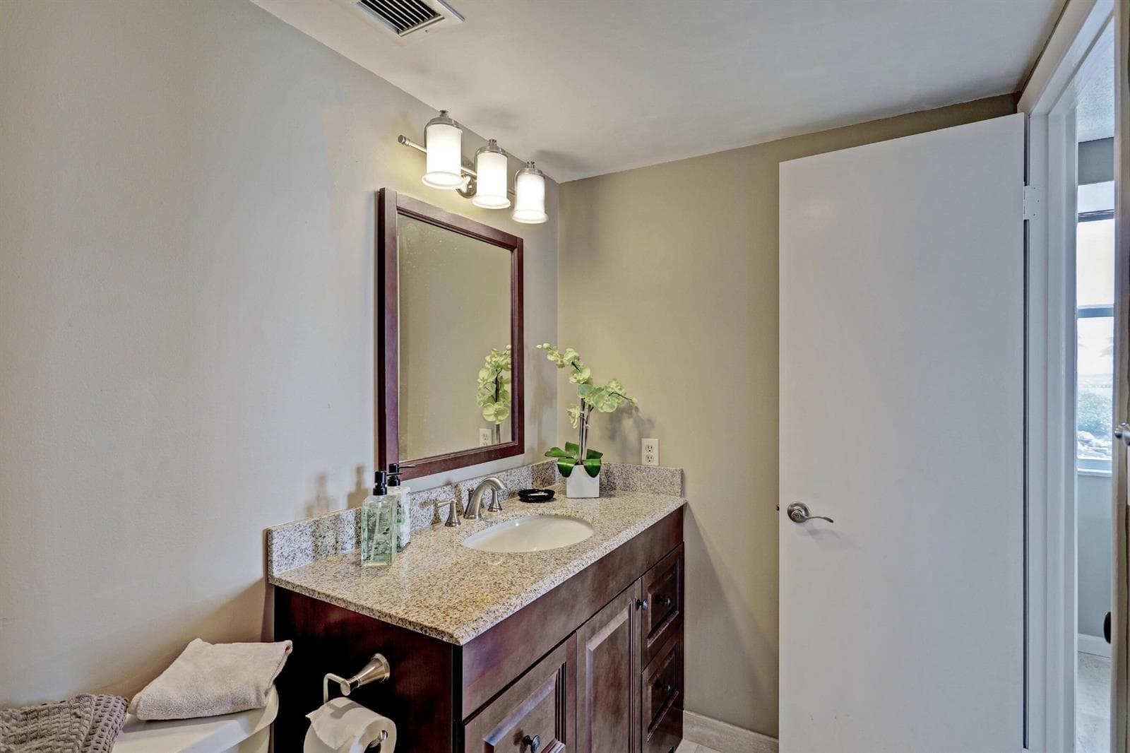 1820 New Palm Way 201 photo 22