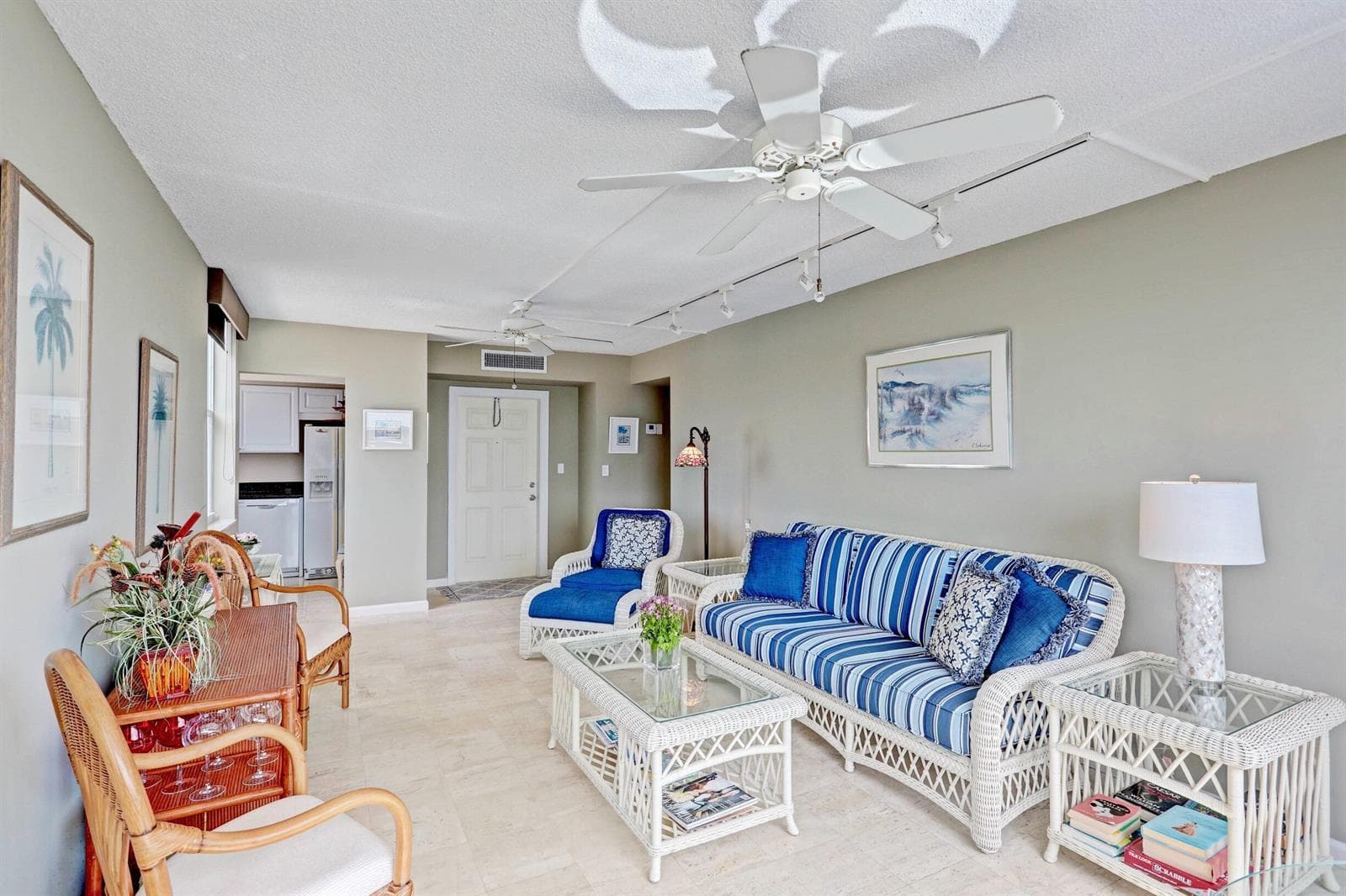 1820 New Palm Way 201 photo 5