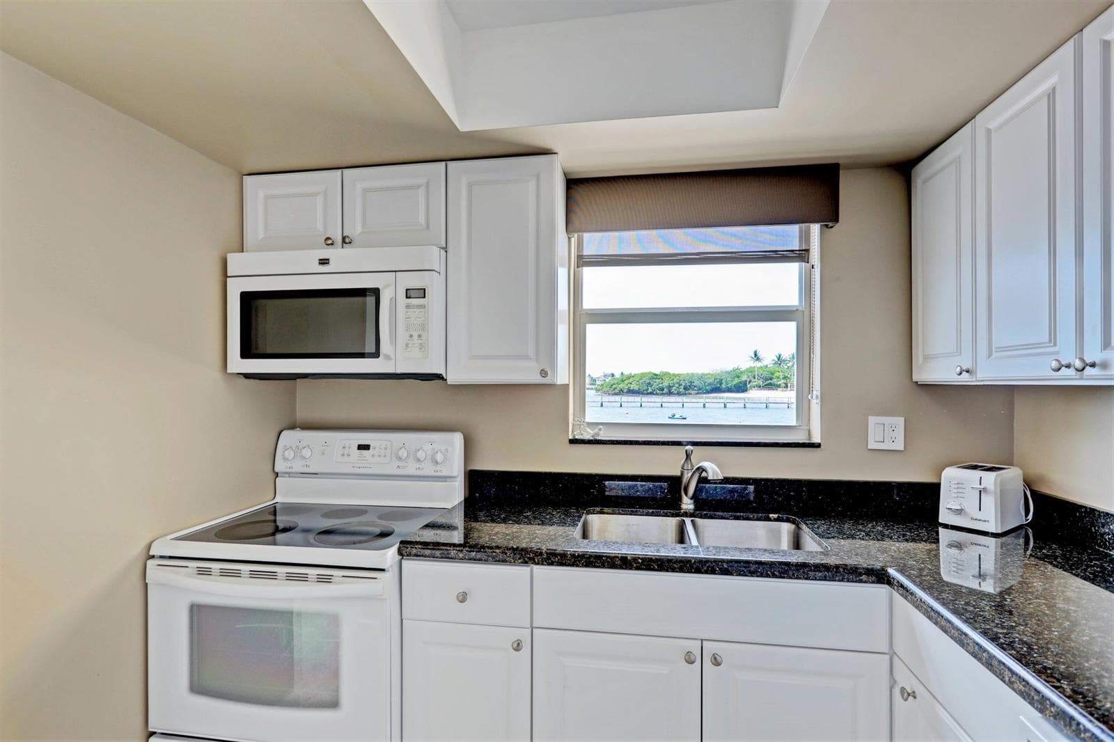 1820 New Palm Way 201 photo 14