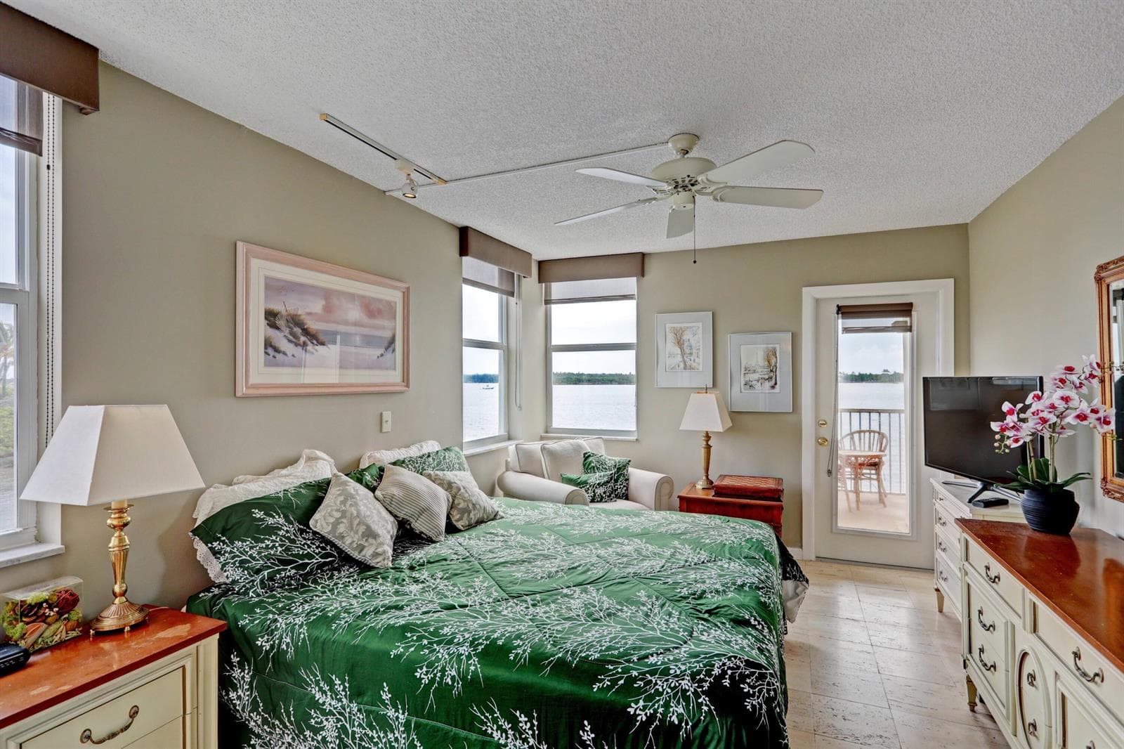1820 New Palm Way 201 photo 21