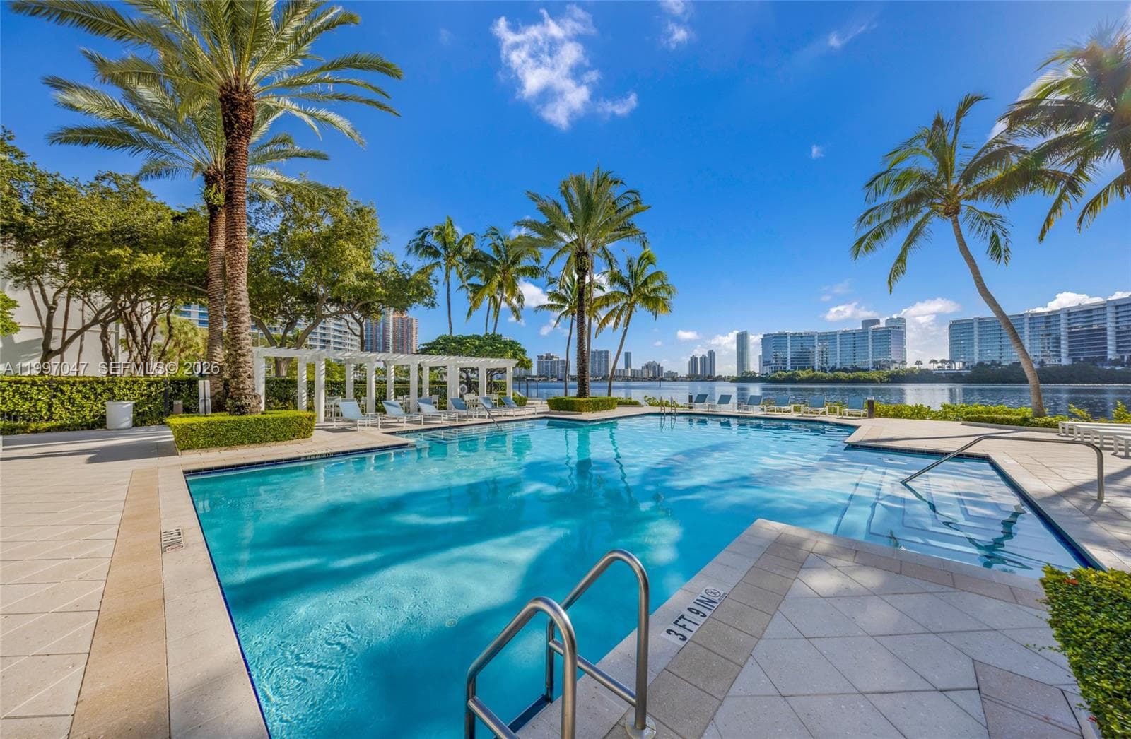 3245 184 St 13101 photo 2