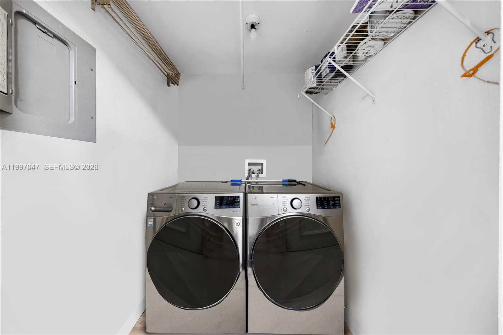 3245 184 St 13101 photo 17