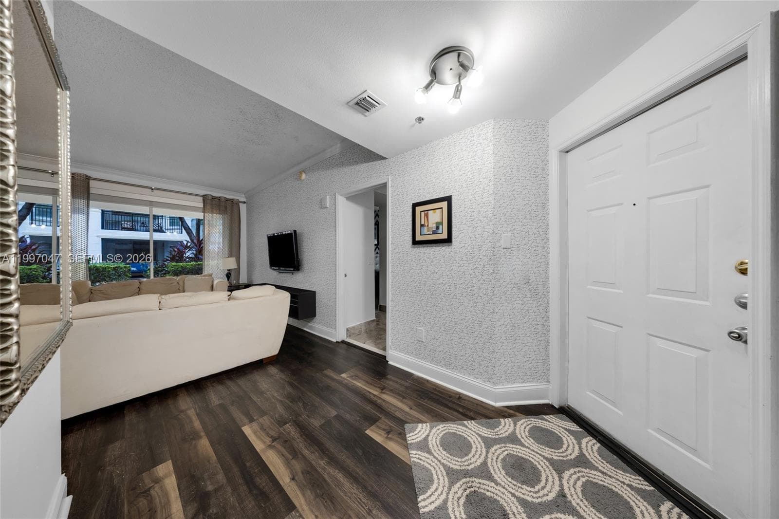 3245 184 St 13101 photo 15