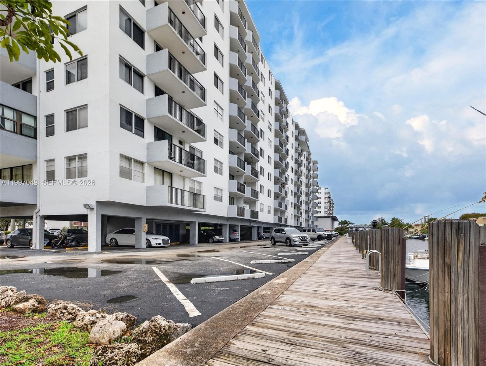 3703 166th St 302 photo 18