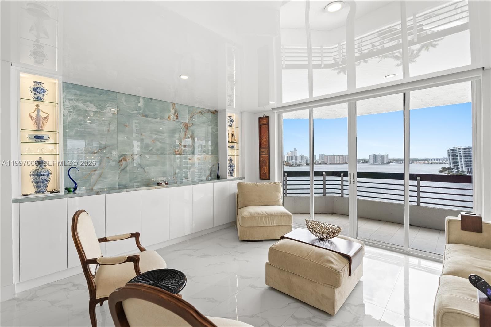 19101 36th Ct 1605 photo 7