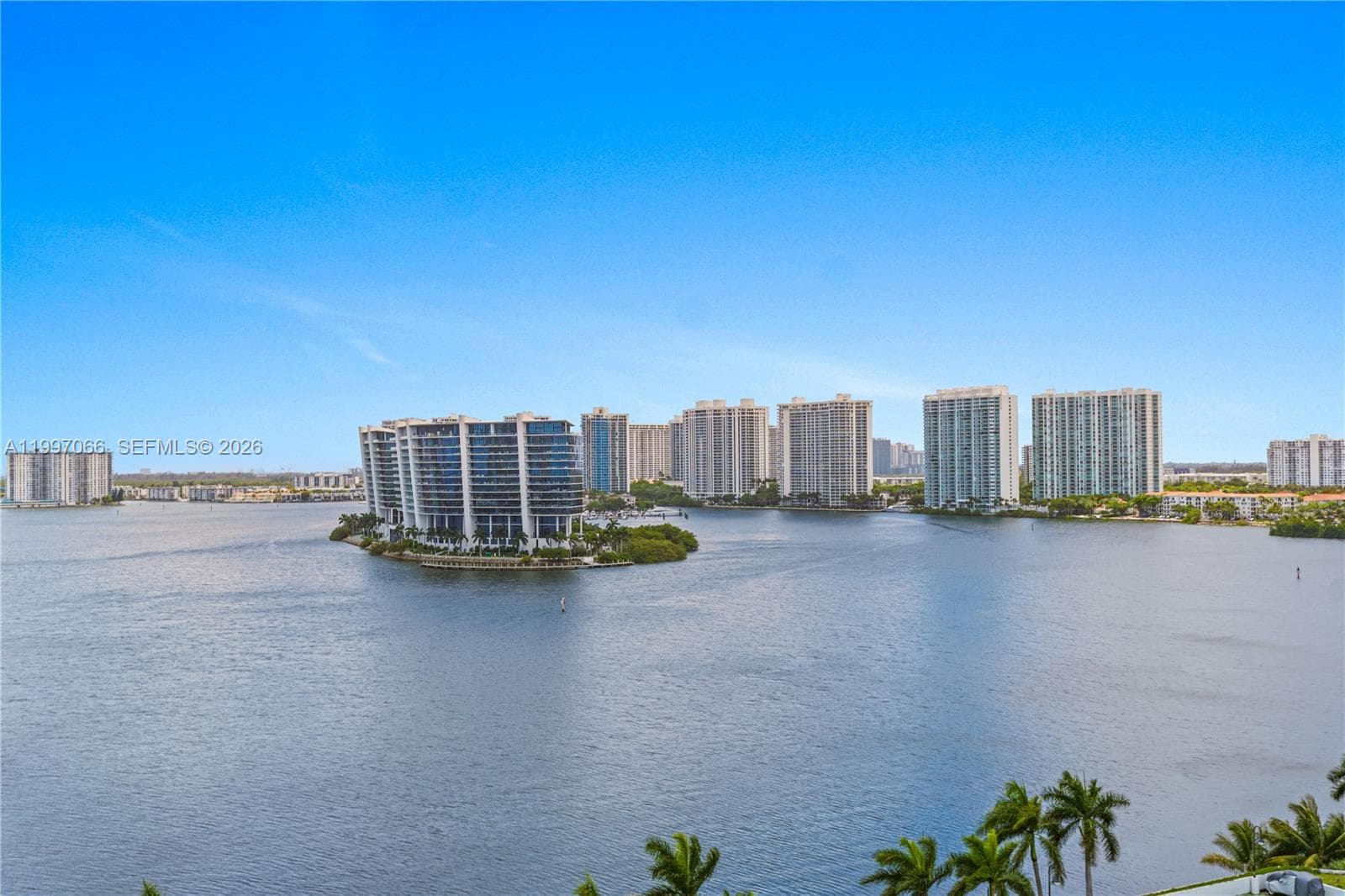 19101 36th Ct 1605 photo 3