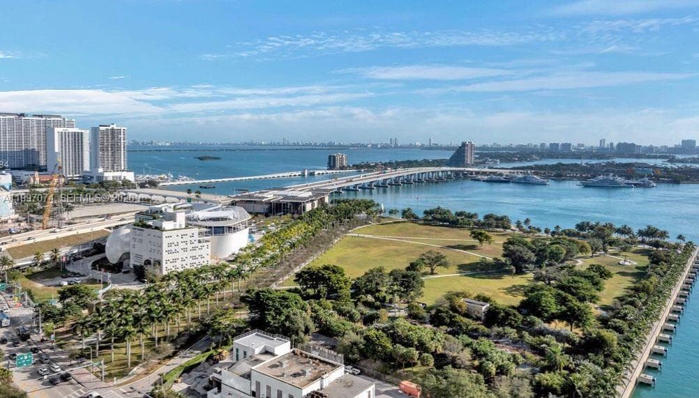 888 Biscayne Blvd 1810 photo 7