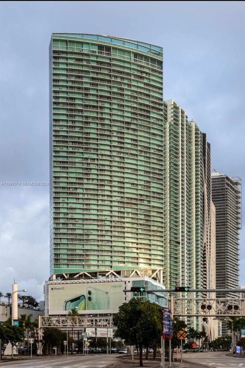 888 Biscayne Blvd 1810 photo 3