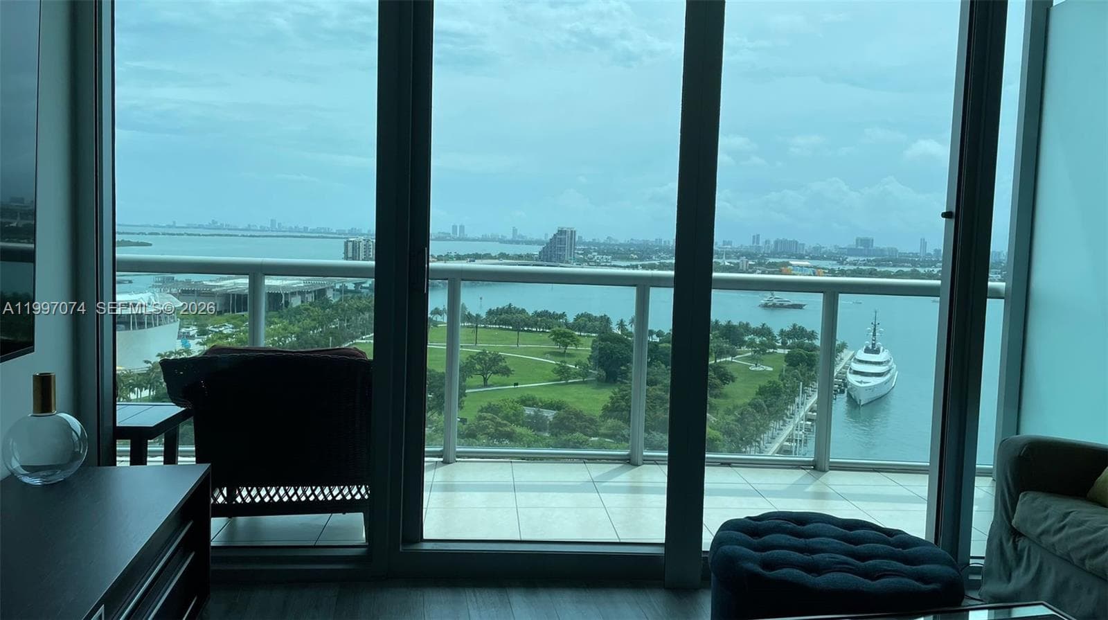 888 Biscayne Blvd 1810 photo 10