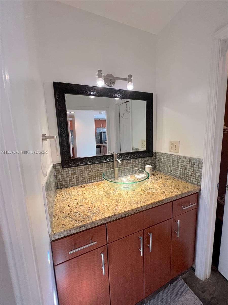 100 Lincoln Rd 1116 photo 20